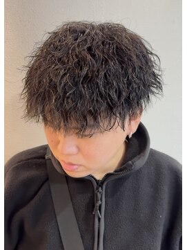 リヴ オオサカ(LIV OSAKA) ツイスパ ツイストスパイラル マッシュ 縦落ちパーマ 波巻き