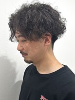 ヒュイル バイ ニアウ(Hwyl by Niau)&nbsp;メンズマッシュパーマニュアンスパーマスパイラルパーマ刈り上げ