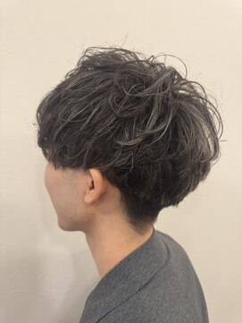 ミザルー(Misirlou) ナチュラルマッシュ/ハイライト/メンズパーマ