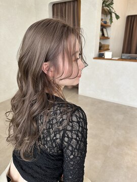 イルプロム 御厨店(illuprom.) ヘーゼルベージュ