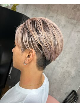 リリー ヘアーアンドビューティー(Lily) 2回BLEACH 刈り上げスタイル