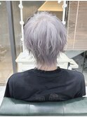 バックショットがかっこいい束感ウルフカット/ホワイトシルバー