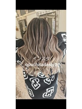 コントラストバレイヤージュ×ホワイトベージュ