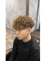 ワールドシップコウベ(WORLD SHIP KOBE) 茶髪スペインカール