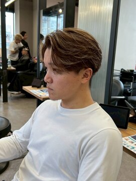 リッチブランドアンドコー(Rich Brand&Co) センターパート/ニュアンスパーマ/韓国/フェーザーパーマ/眉毛