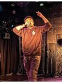 スウェルホワイト(SWELL WHITE) ラッパーMC BOMBとしても活動しています!