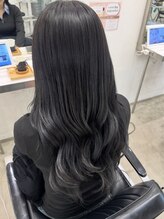 韓国アイドルのような艶のあるカラー、レイヤーカット、タッセルボブ《福田妃奈》