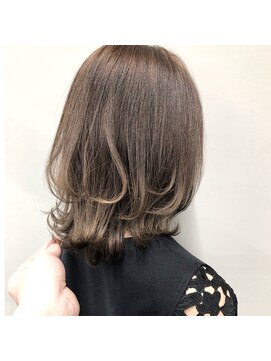 ジーナ 新宿(Zina) グレージュ