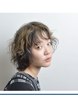 ファースト 吉祥寺(FIRST KICHIJOJI) ミディアムショートウルフ×インナーローライト　【FIRST】...