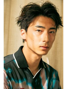 ノイ(noi) センターパートニュアンスパーマ刈り上げツーブロックメンズヘア