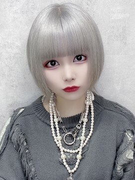 ボヤージュニケ(Voyage Nike) ホワイトシルバー×ショートウルフ