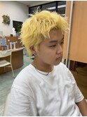 金髪ブリーチ抜きっぱなしスパイキーショートアップバング