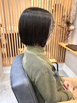 バートランド 白楽(Bertland) 島田/前髪なし 前髪長めボブ 乾かしただけでまとまるボブ 暗髪