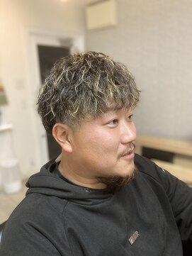 カルム(CALME) ツイストパーマ＋メッシュカラー（ハイライトカラー）