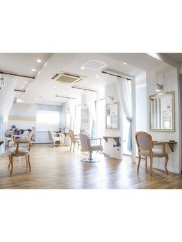 とことんダメージレスにこだわったサロン♪髪の悩みに親身に応えてくれる、少人数制の落ち着いた空間が◎