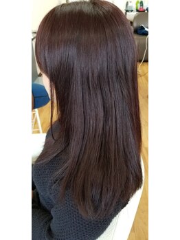 アーラ(ALA)の写真/【大人女性のためのグレイカラー】自然な仕上がりで白髪をおしゃれにカバー♪お悩みもお気軽にご相談を◎