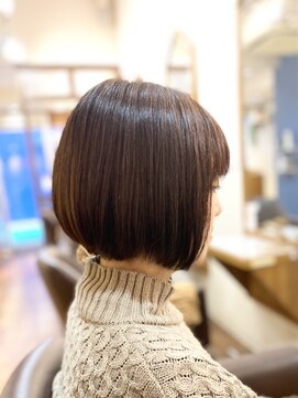 ヘアー グリーン(hair green) 上品でまとまりの良い大人向けのシンプルなグラデーションボブ