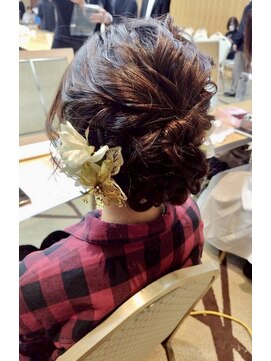 イタクラ 赤道店 (ITAKURA) 成人式ヘア／卒業式ヘア／お呼ばれヘア／お団子ヘアアレンジ