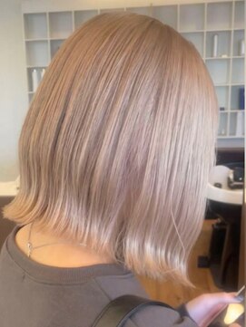 ノエラ(NOELA) ホワイトミルクティーで天使カラー