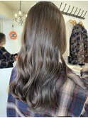 ダークグレージュロング巻き下ろし2026流行カラー