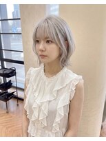 ハーツオオサカ(HE:ARTS OSAKA)&nbsp;透けるハイトーンのくびれボブ