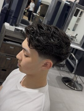グルーマーズクレッジ 渋谷店(GROOMER/S CREDGE) テーパーフェードラルフカール men's/メンズ/スペインカール