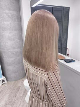 ルーブ トウキョウ(Loob. TOKYO) ナチュラルミルクティーカラー【ケアブリーチ、透明感】