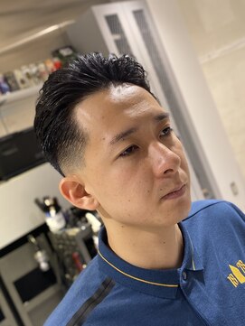 フランクスバーバーザスタンド(Frank’s barber the stand) メンズオールバックスキンフェードアップバングバーバーE