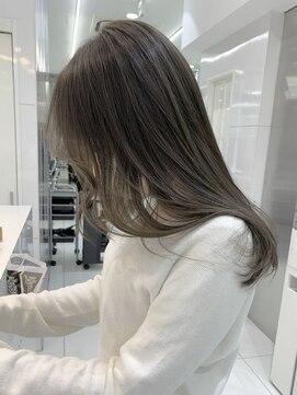 トニーアンドガイ 原宿店(TONI & GUY) 色っぽレイヤーに透けるグレージュ/グレージュカラー