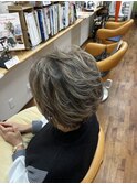 ポイントパーマ＋明るめアッシュのメッシュカラーショートヘア