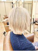 ブロンドフェイスレイヤーボブ