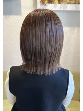 フロール(florun) ラテグレージュ×外はねボブ