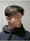 MEN'S/ハイライト×センターパート×テーパーフェード/短髪