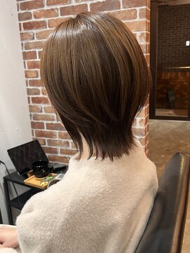 ヴィップルーム(viproom) ツヤ髪スタイルブルージュマッシュウルフイヤリングカラー