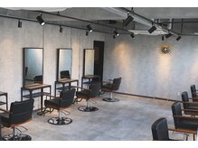 サロンタイムを快適に過ごす、こだわりのセット面