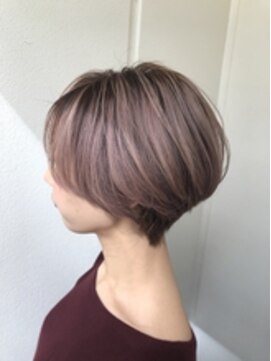 ネウィ グランデ 横浜(newi grande) 大人可愛い20代30代40代小顔ワンサイドショートボブ丸み前下がり