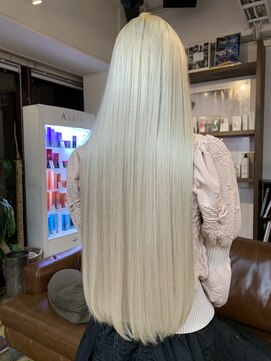 コレット ヘアー 大通(Colette hair) スーパーロングなプラチナブロンド