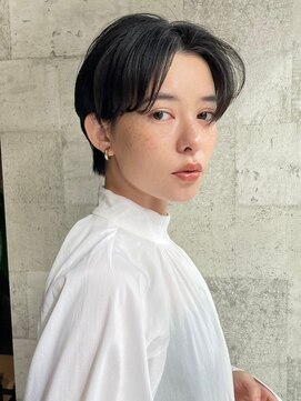 ザシー オモテサンドウ(The C) 20代30代40代ナチュラル大人可愛いレイヤースタイル