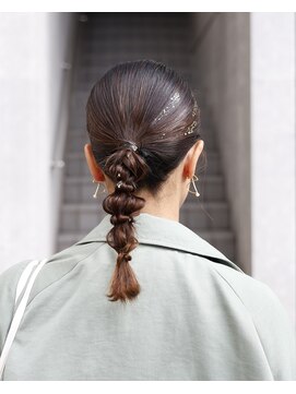 ヘアアレンジメント ボガスティーズ 溝の口店(Hair arrangement Vogusty's) 玉ねぎヘア/大人可愛いローポニー編み下ろし/ヘアセット