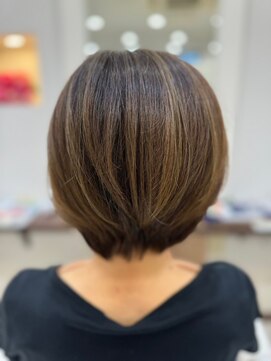 フレッシュサラダディーズ(D's) 白髪ぼかしカラー/ブラウンベージュ/ショートカット