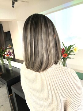 マスカリ(muscali) 【原田】バレイヤージュ 白髪ぼかし グレージュ ハイトーン