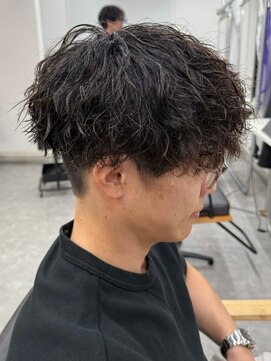 フゥ 宇都宮(FeU) 栃木緩め波巻きパーマシャドウパーマメンズマッシュウルフカット