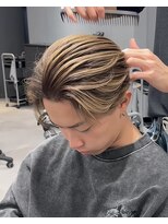 ステラ(STELLA) メンズ/バレイヤージュ/センターパート/ブリーチ&ダブルカラー