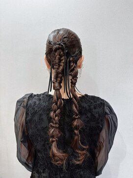 リヴナ(Livna) 大人可愛いツインポニー