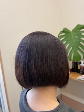 モナ(MONA) 前下がりボブ