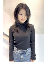 アナ ラーナ(Anna Lanna)&nbsp;ミディアムレイヤー　ハッシュレイヤー　ミディアムウルフ　