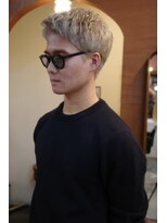 エディ(Edy)&nbsp;メンズスパイキーショートケアパーマホワイトシルバー眉毛カット