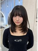 軽やかなミディアムレイヤー