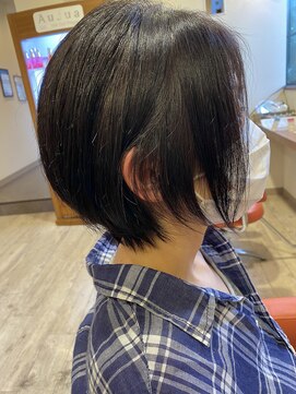 ピアリ(Peri) 透け感ショートボブ