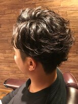 リバティシェアバーバー 銀座(LIBERTY SHARE BARBER)&nbsp;サイドグラデーション/スリークショート/シルバーカラー<理容室>